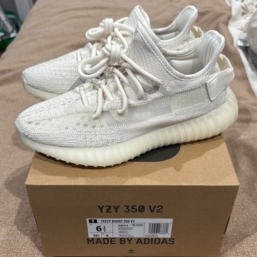 Adidas Yeezy Boost 350 V2 Cream White Sneakers AUTHENTIC 6.5